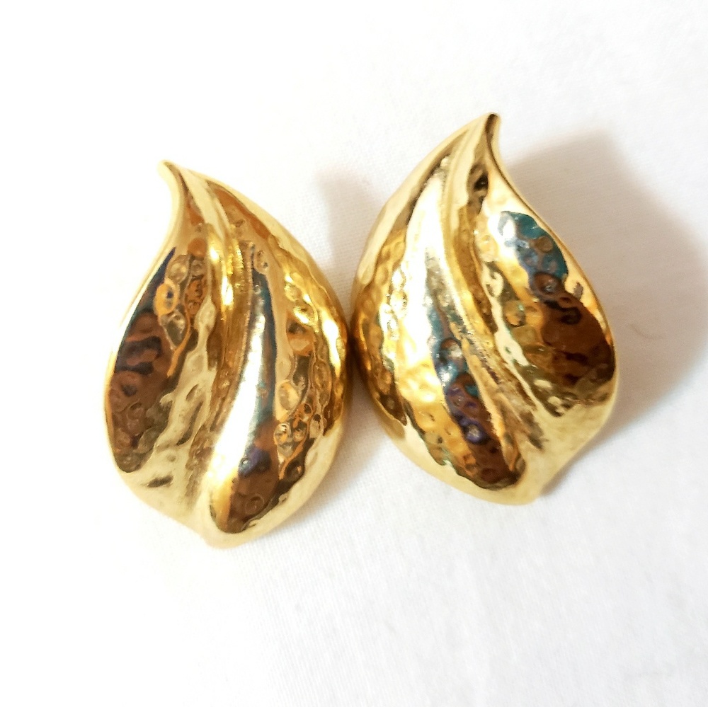 Gold leaf earrings